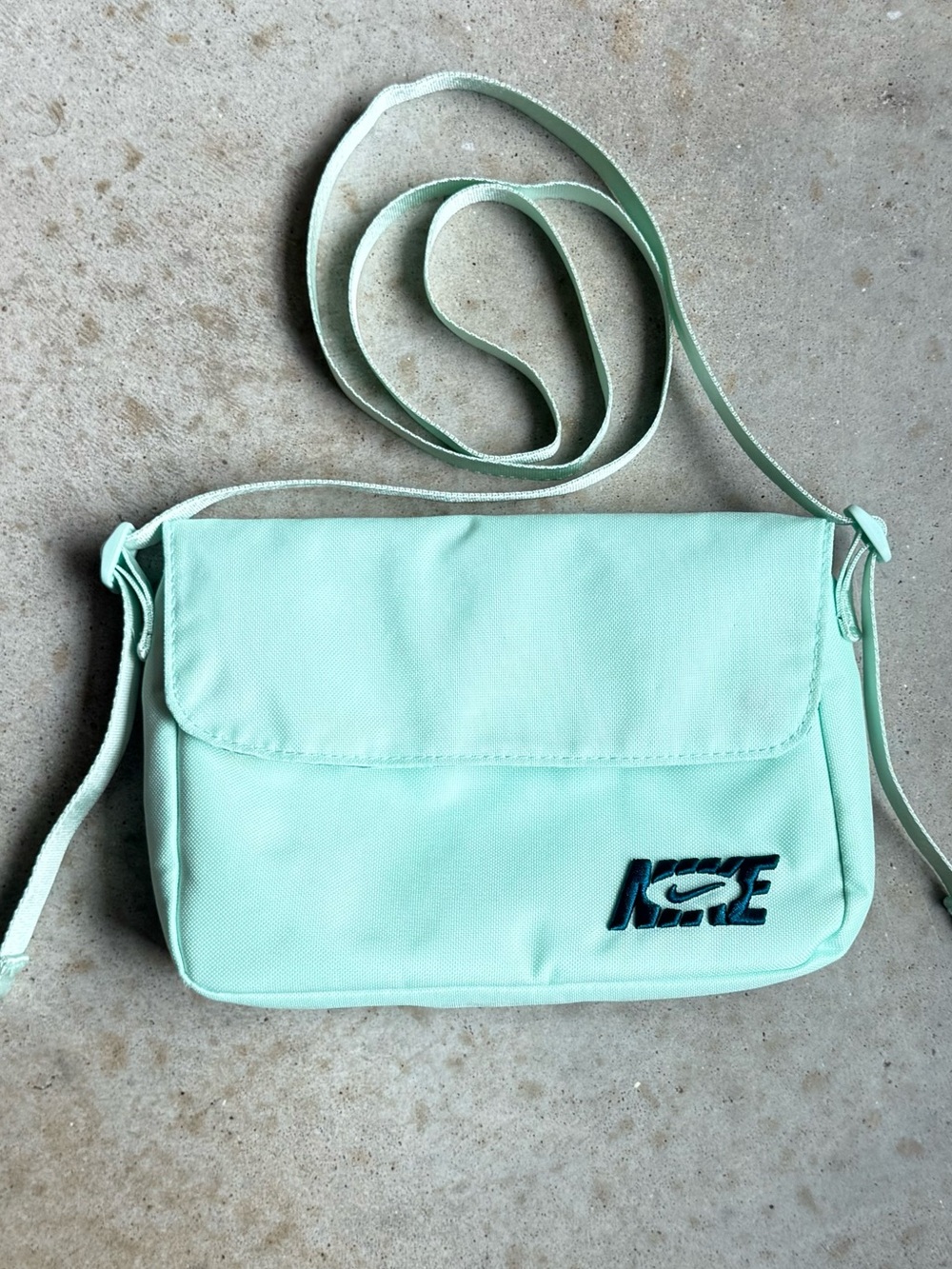 NIKE Mint Green Crossbody Sporty Bag Adjustable Nylon Strap Mid Size